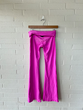 Load image into Gallery viewer, Pink By Victoria's Secret Pants Size Extra Small
