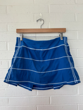 Load image into Gallery viewer, Lulu Lemon Athletic Shorts Size Medium

