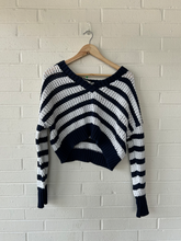 Load image into Gallery viewer, Offline Sweater Size Medium
