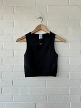 Load image into Gallery viewer, Gym Shark Athletic Top Size Small
