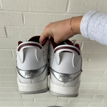 Load image into Gallery viewer, Jordan Casual Shoes Mens 9.5
