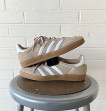 Load image into Gallery viewer, Adidas Casual Shoes Womens 8
