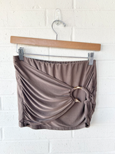 Load image into Gallery viewer, Pretty Little Thing Short Skirt Size 5/6
