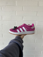Load image into Gallery viewer, Adidas Womens Athletic Shoes Womens 5
