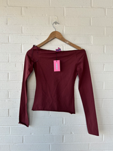 Load image into Gallery viewer, Edikted Long Sleeve Top Size Extra Small
