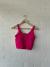 Load image into Gallery viewer, Gilley Hicks Athletic Top Size Small
