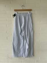 Load image into Gallery viewer, Brandy Melville Pants Size Small
