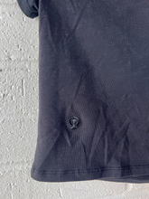 Load image into Gallery viewer, Lulu Lemon Athletic Top Size Small
