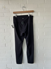 Load image into Gallery viewer, Lulu Lemon Athletic Pants Size 9/10 (30)
