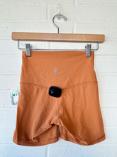 Load image into Gallery viewer, Tna Athletic Shorts Size Extra Small
