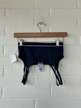 Load image into Gallery viewer, Gym Shark Sports Bra Size Small
