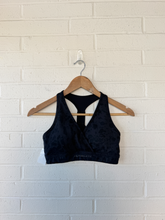 Load image into Gallery viewer, Alphalete Sports Bra Size Small

