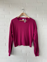 Load image into Gallery viewer, Tna Long Sleeve T-Shirt Size Large
