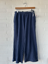 Load image into Gallery viewer, Brandy Melville Pants Size Small
