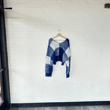 Load image into Gallery viewer, Bdg Sweater Size Large
