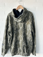 Load image into Gallery viewer, Carhartt Sweatshirt Size Medium
