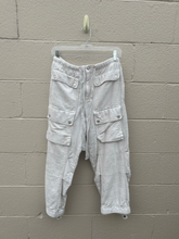 Load image into Gallery viewer, Free People Pants Size Extra Small

