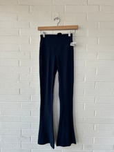 Load image into Gallery viewer, Lululemon Athletic Pants Size Small
