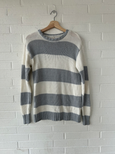 Load image into Gallery viewer, Aeropostale Sweater Size Extra Small
