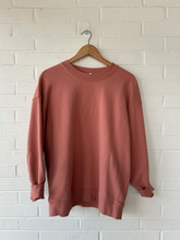 Load image into Gallery viewer, Lulu Lemon Sweatshirt Size Small
