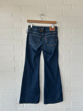 Load image into Gallery viewer, Levi Denim Size 0 (24)
