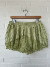 Load image into Gallery viewer, Fashion Nova Shorts Size Medium
