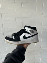 Load image into Gallery viewer, Nike Casual Shoes Womens 8
