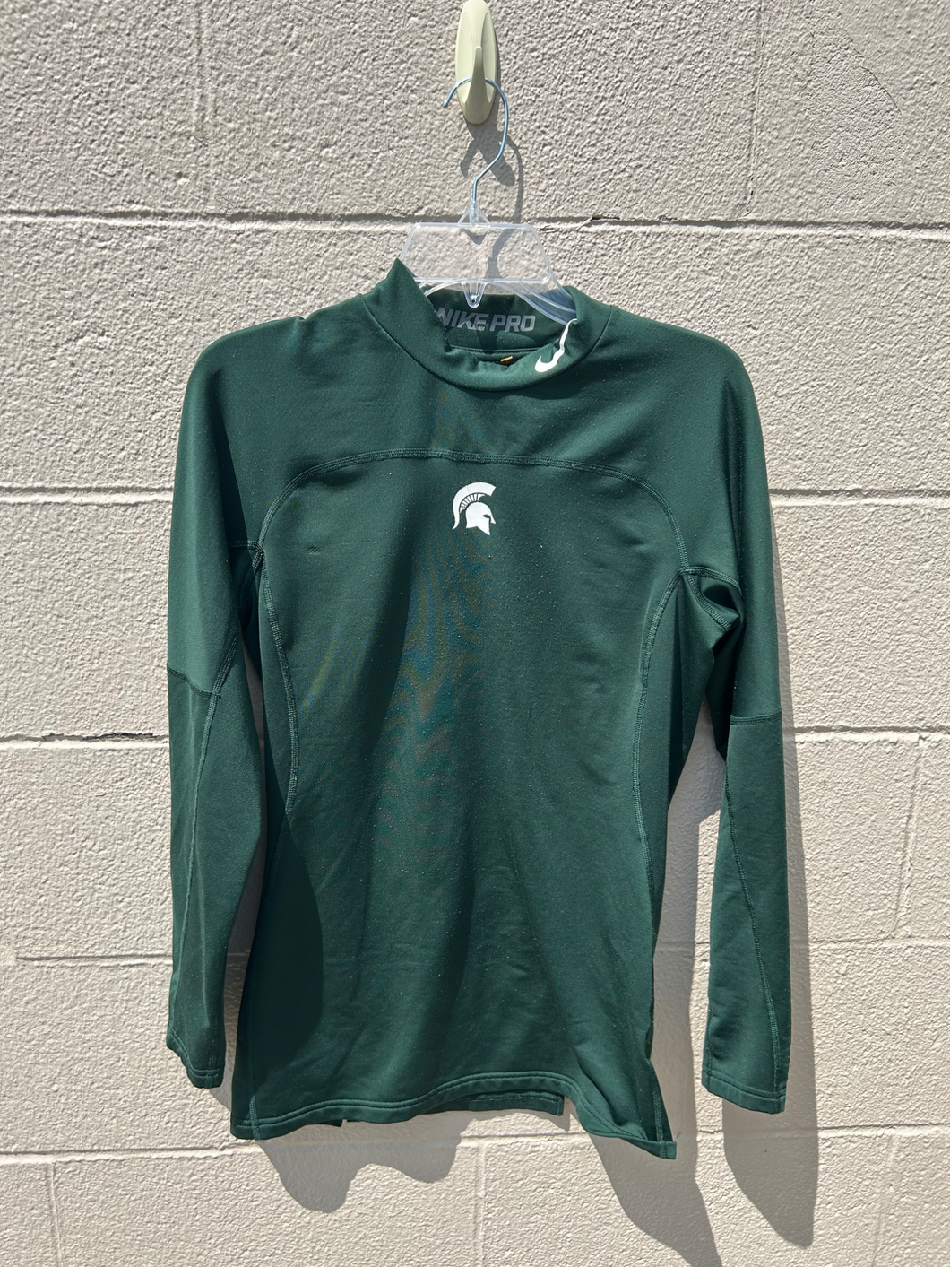 Nike Athletic Top Size Medium