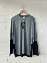 Load image into Gallery viewer, Nike Dri Fit Athletic Top Size Large
