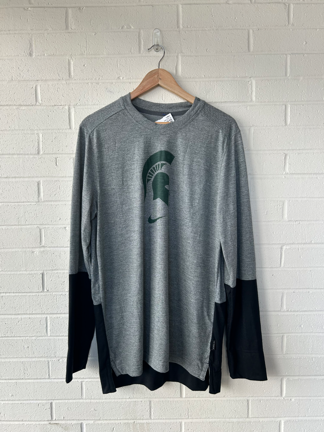 Nike Dri Fit Athletic Top Size Large