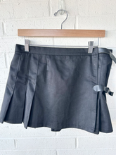 Load image into Gallery viewer, Brandy Melville Short Skirt Size Small
