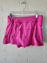 Load image into Gallery viewer, Lulu Lemon Athletic Shorts Size 9/10
