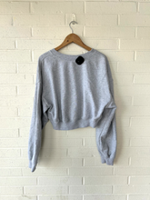 Load image into Gallery viewer, Aerie Sweatshirt Size Extra Small
