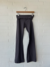 Load image into Gallery viewer, Brandy Melville Pants Size Small
