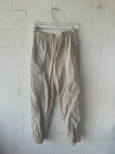 Load image into Gallery viewer, Pants Size Medium

