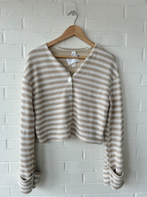 Load image into Gallery viewer, Missguided Sweater Size Small
