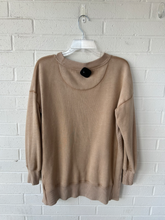 Load image into Gallery viewer, Aerie Sweatshirt Size Extra Small
