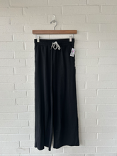 Load image into Gallery viewer, Vuori Athletic Pants Size Extra Small
