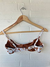 Load image into Gallery viewer, Aerie Womens Swimwear Size Medium
