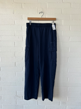 Load image into Gallery viewer, Aritzia Pants Size Small
