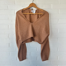 Load image into Gallery viewer, Bdg Sweater Size Medium
