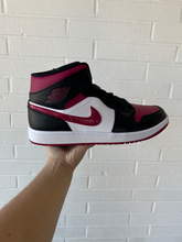 Load image into Gallery viewer, Jordan Mens Athletic Shoes Mens 12
