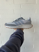 Load image into Gallery viewer, Adidas Womens Athletic Shoes Womens 8.5
