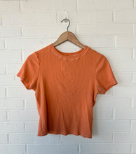Load image into Gallery viewer, Skims Short Sleeve Top Size Extra Large
