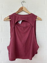 Load image into Gallery viewer, Lulu Lemon Athletic Top Size Medium
