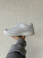 Load image into Gallery viewer, New Balance Casual Shoes Womens 10
