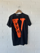 Load image into Gallery viewer, T-shirt Size Small
