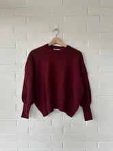 Load image into Gallery viewer, Sweater Size Small
