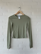 Load image into Gallery viewer, Princess Polly Long Sleeve Top Size Small
