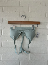 Load image into Gallery viewer, Gym Shark Sports Bra Size Extra Small
